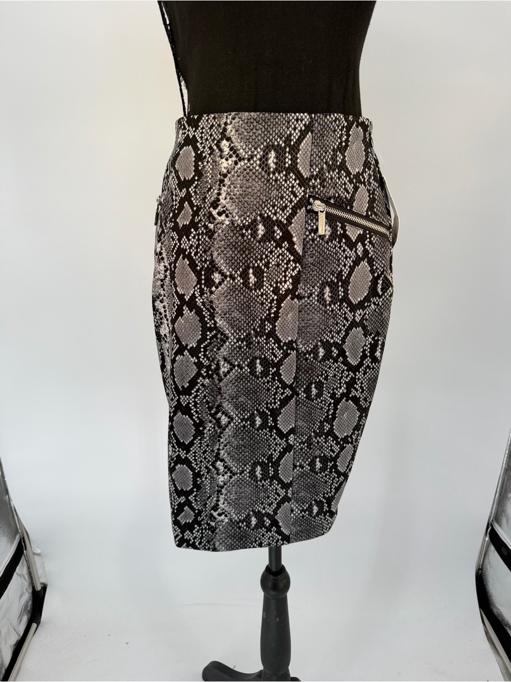 MICHAEL Michael Kors Black and Gray Snake-Print Pencil Skirt